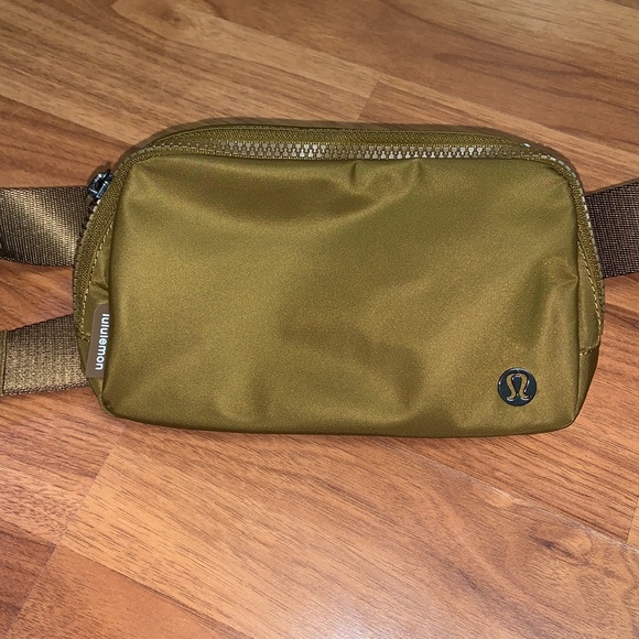 NWT Lululemon Athletica Everywhere Belt Bag Burnt Caramel - Picture 2 of 10